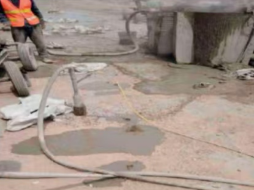 太子河水泥混凝土路面板底注浆技术 路面脱空注浆整治方案